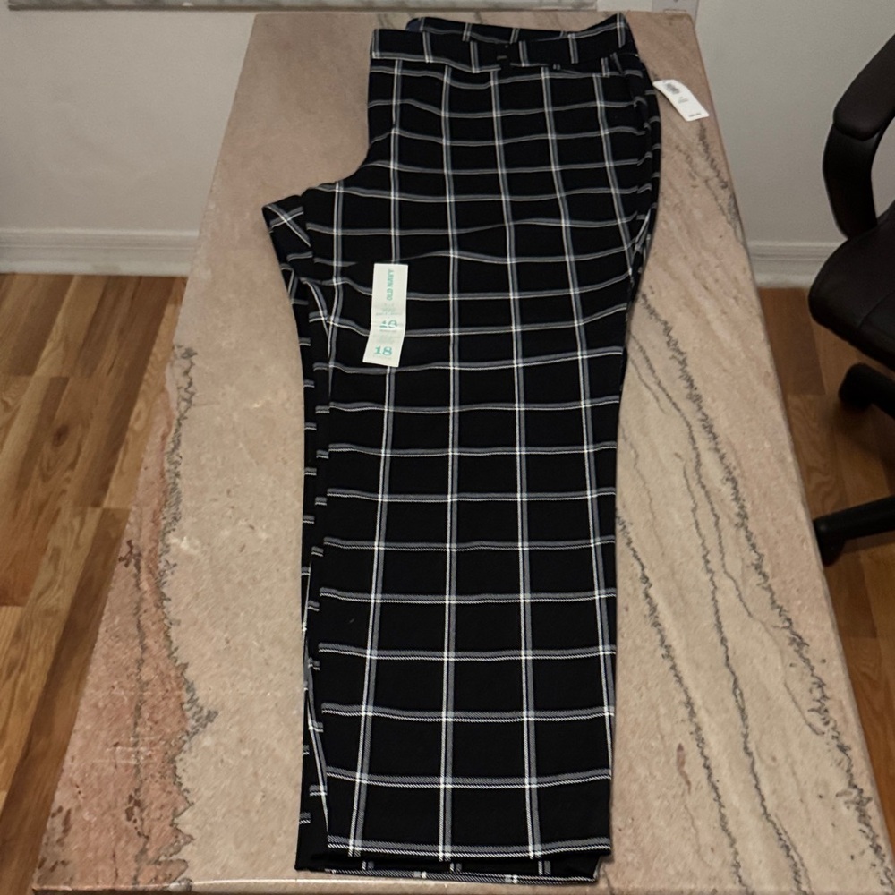 Old Navy Black Windowpane Plaid Stretch Pants